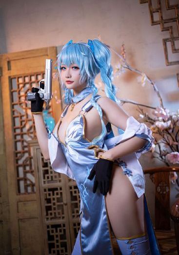 默绘女高