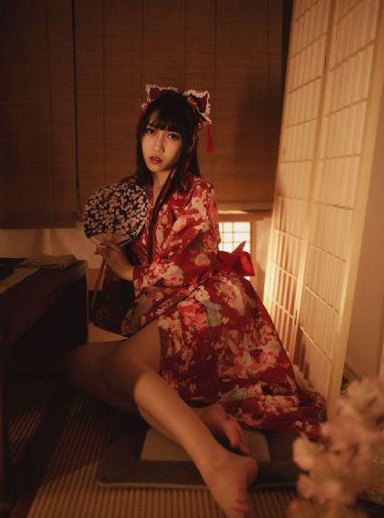 变成黑皮肤女孩和朋友在一起